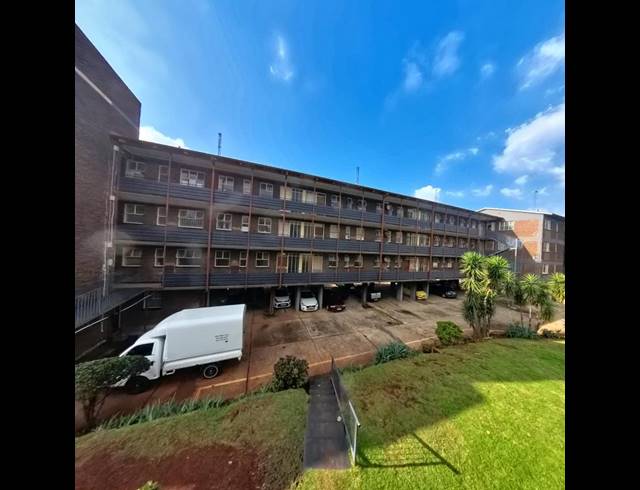 2 BEDROOM PROPERTY TO RENT IN RHODESFIELD